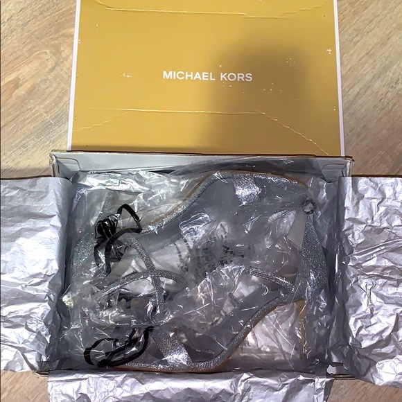 Michael Kors AVA silver glitter sandals heels NWT - Picture 4 of 7